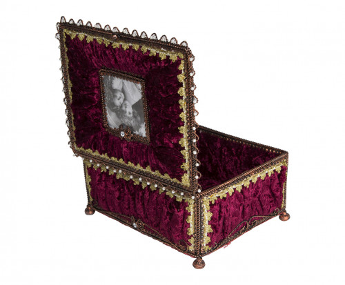 Boîte baroque velours grenat