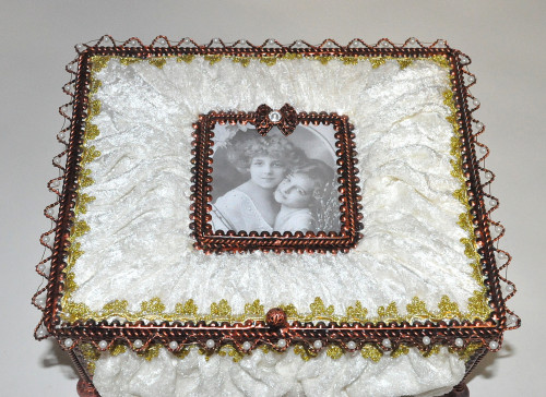 Boîte baroque velours ivoire