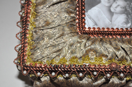 Boîte  tissu moiré vert bronze
