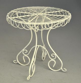 Table miniature de poupee