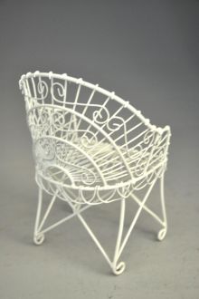 Chaise de poupée fer forge