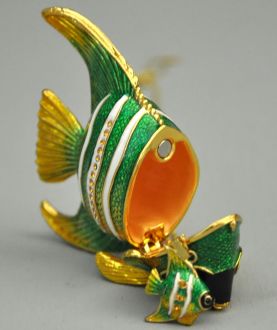 Boite Poisson exotique avec pendentif