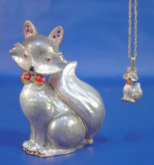 Renard avec pendentif