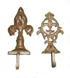 Set de 2 crochets FLEUR DE LYS en fonte