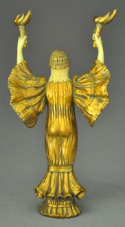 Statue de femme et torchères