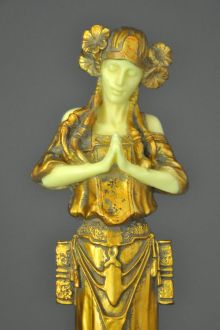 Statue Danseuse aux macarons