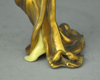 Statuette hiver femme
