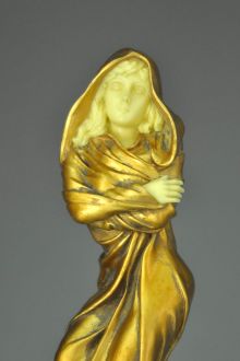 Statuette hiver femme
