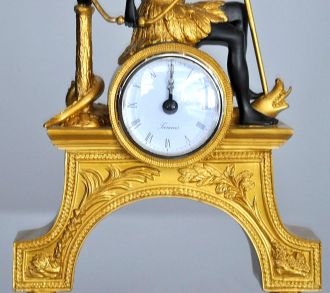 Pendule style empire