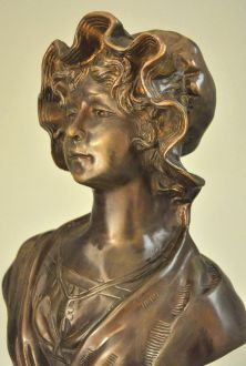 Buste femme en bronze