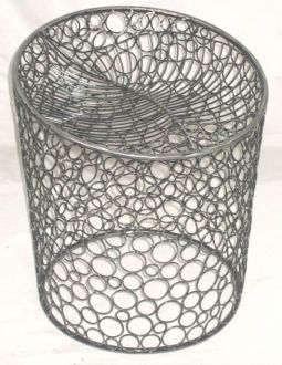 Tabouret design en fer bulles