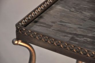 Gueridon argent plateau marbre carré à galerie