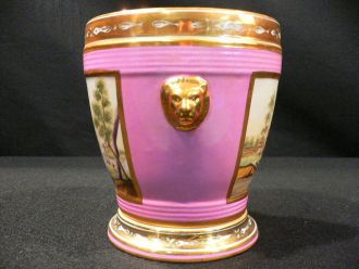 Cache pot porcelaine rose à mufles de lion
