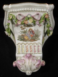 Console en porcelaine  estyle Louis XVI