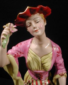 Paire de personnages en porcelaine