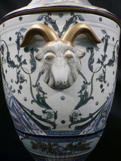 Grande urne bleue en porcelaine