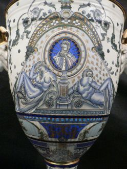 Grande urne bleue en porcelaine