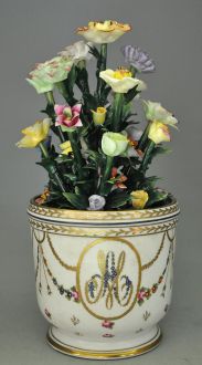 Vase porcelaine Marie-Antoinette avec fleurs