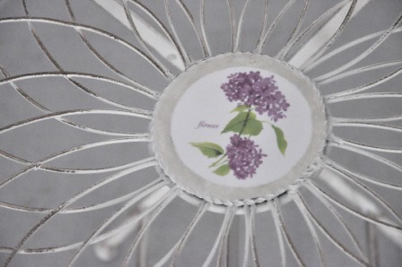 Table d'appoint médaillon fleuri en fer forgé