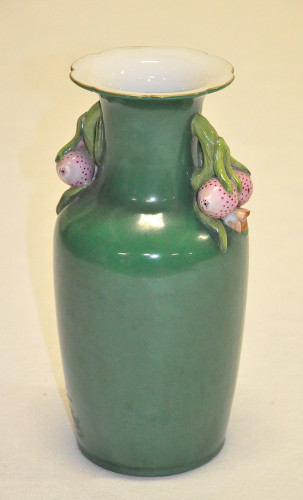Vase style Art deco vert aux fruits